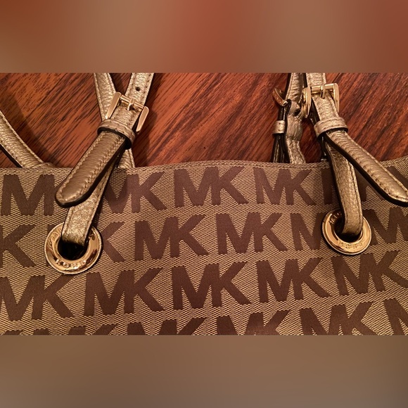Vintage Michael Kors tote. Excellent condition. - Picture 5 of 9